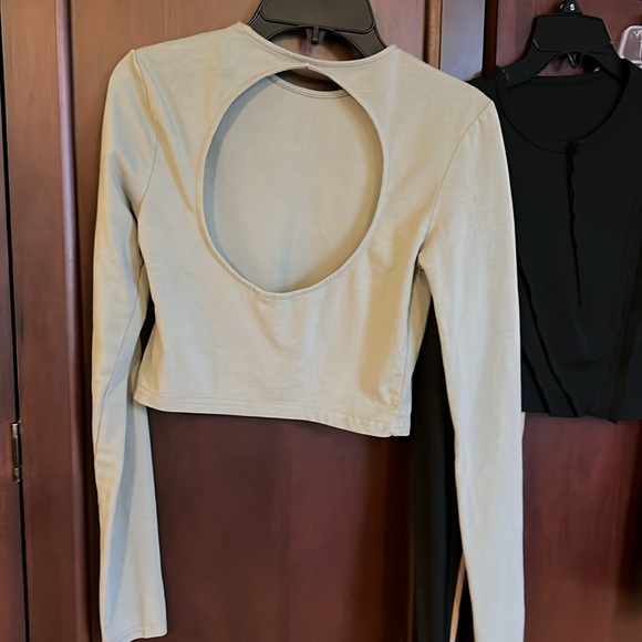 Set of four long sleeve crop tops size small - Picture 6 of 13